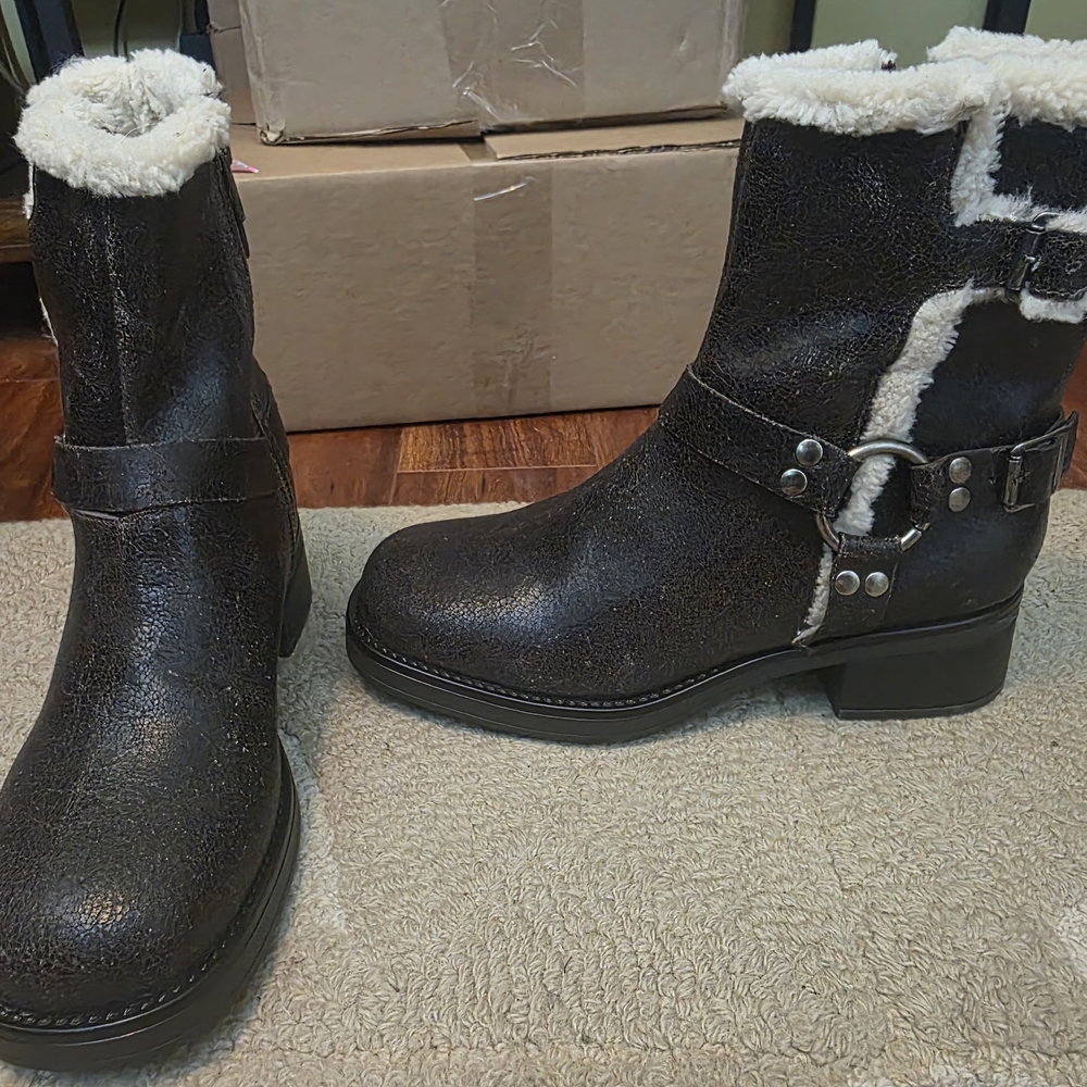 Brand New. Steve Madden Brown and White Winter Boots with Faux Fur